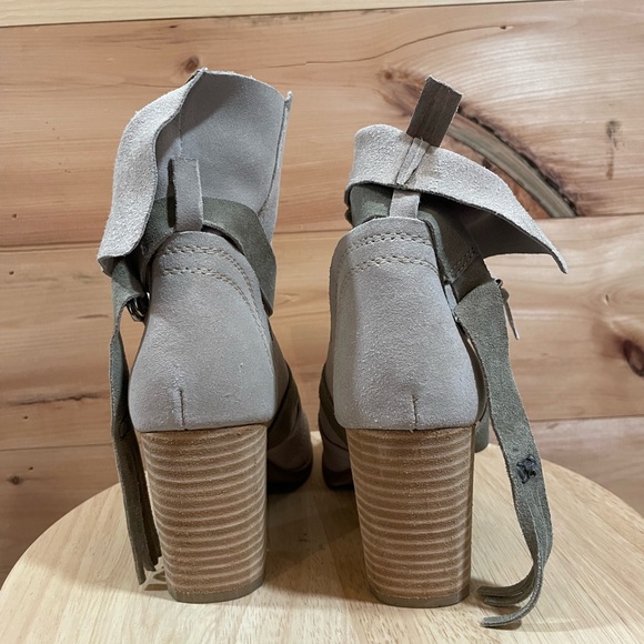Diba True Open-Toe Bootie in Grey Suede Size 8 - Picture 3 of 16